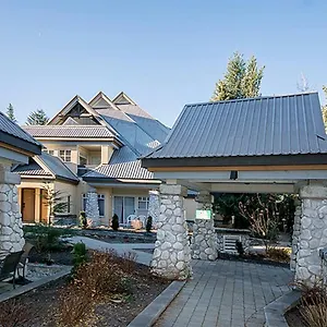 lagoons-by-cozystay-signature-whistler.hotels-of-whistler.com/