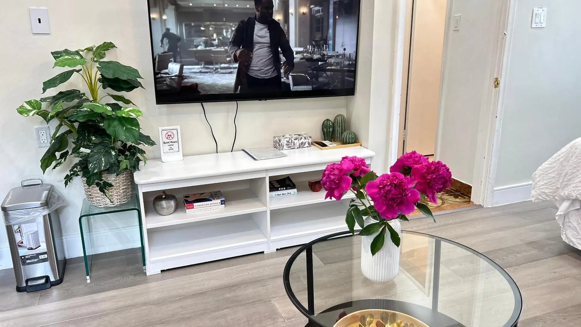 Modern Lux Family Rooms - Kingbed - Near Sheppard W Station Toronto 0*,  Canada