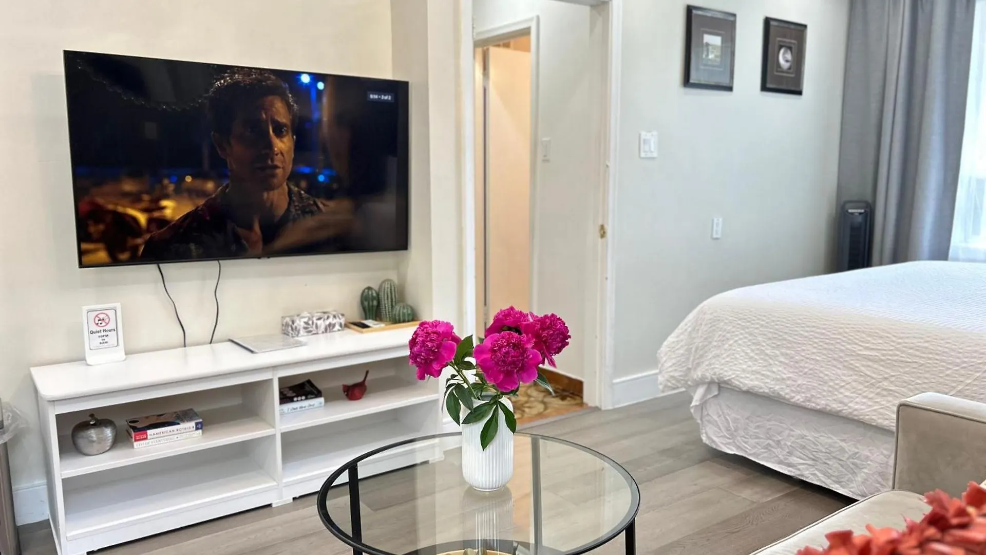 Modern Lux Family Rooms - Kingbed - Near Sheppard W Station Toronto 0*,