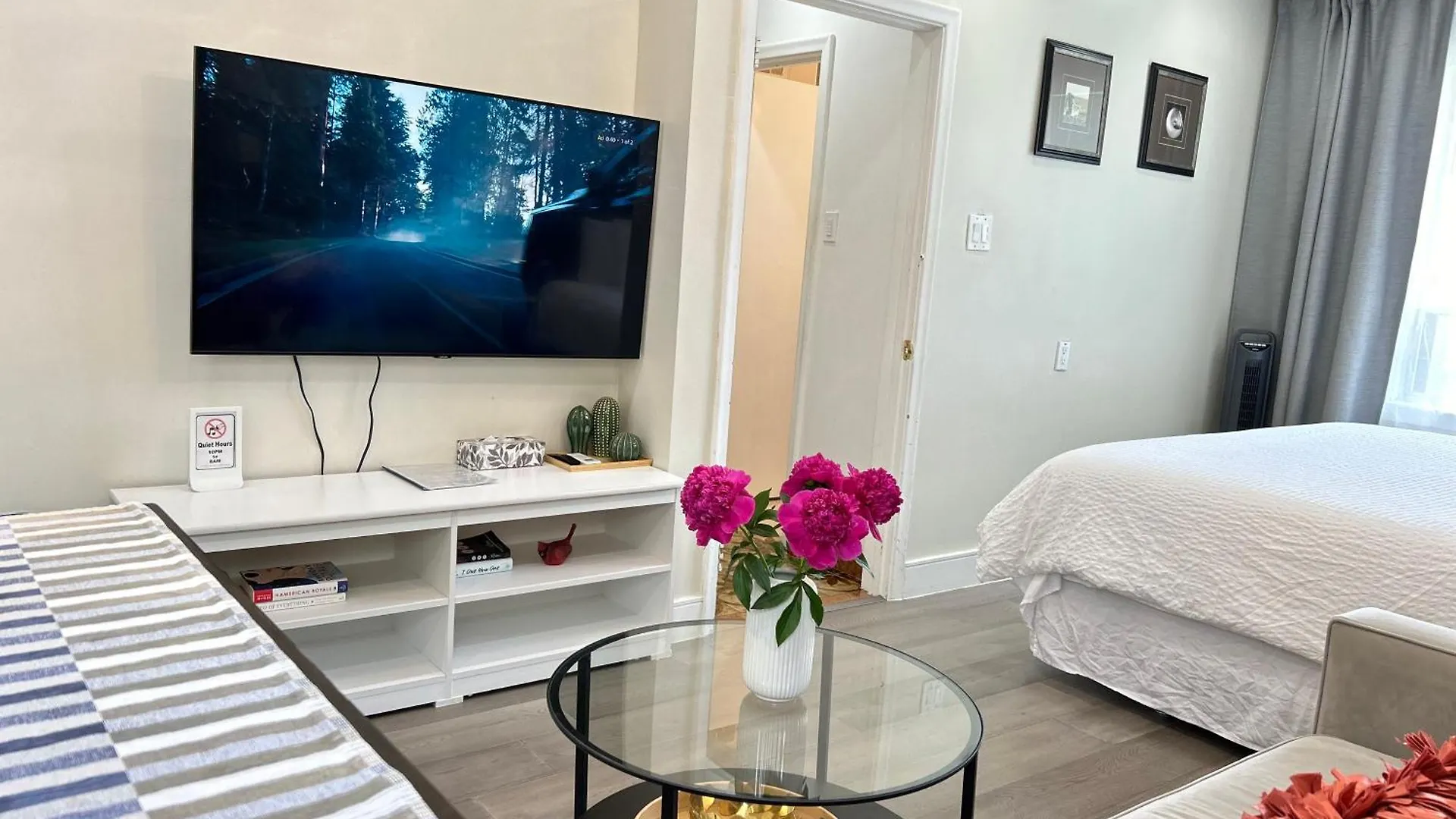 Modern Lux Family Rooms - Kingbed - Near Sheppard W Station Toronto Canada