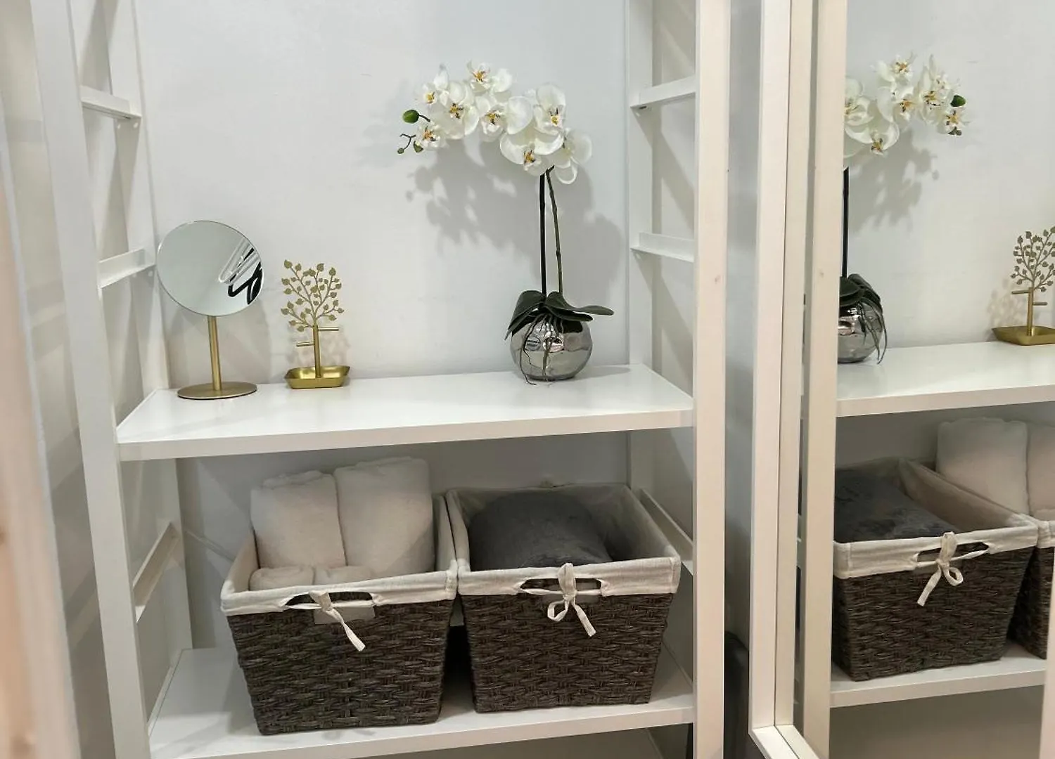 Modern Lux Family Rooms - Kingbed - Near Sheppard W Station Toronto Homestay