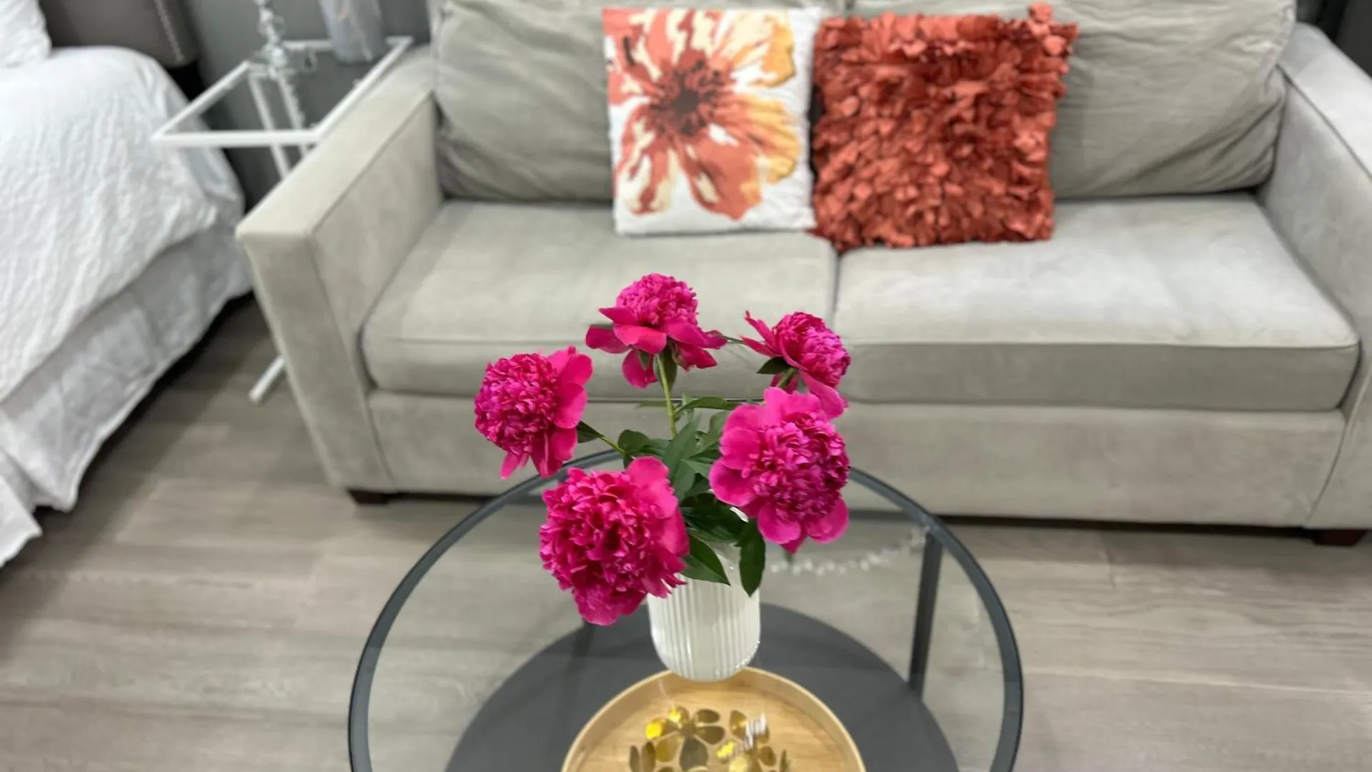 Modern Lux Family Rooms - Kingbed - Near Sheppard W Station Toronto Canada