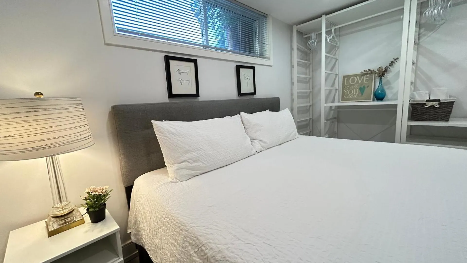 Modern Lux Family Rooms - Kingbed - Near Sheppard W Station Toronto