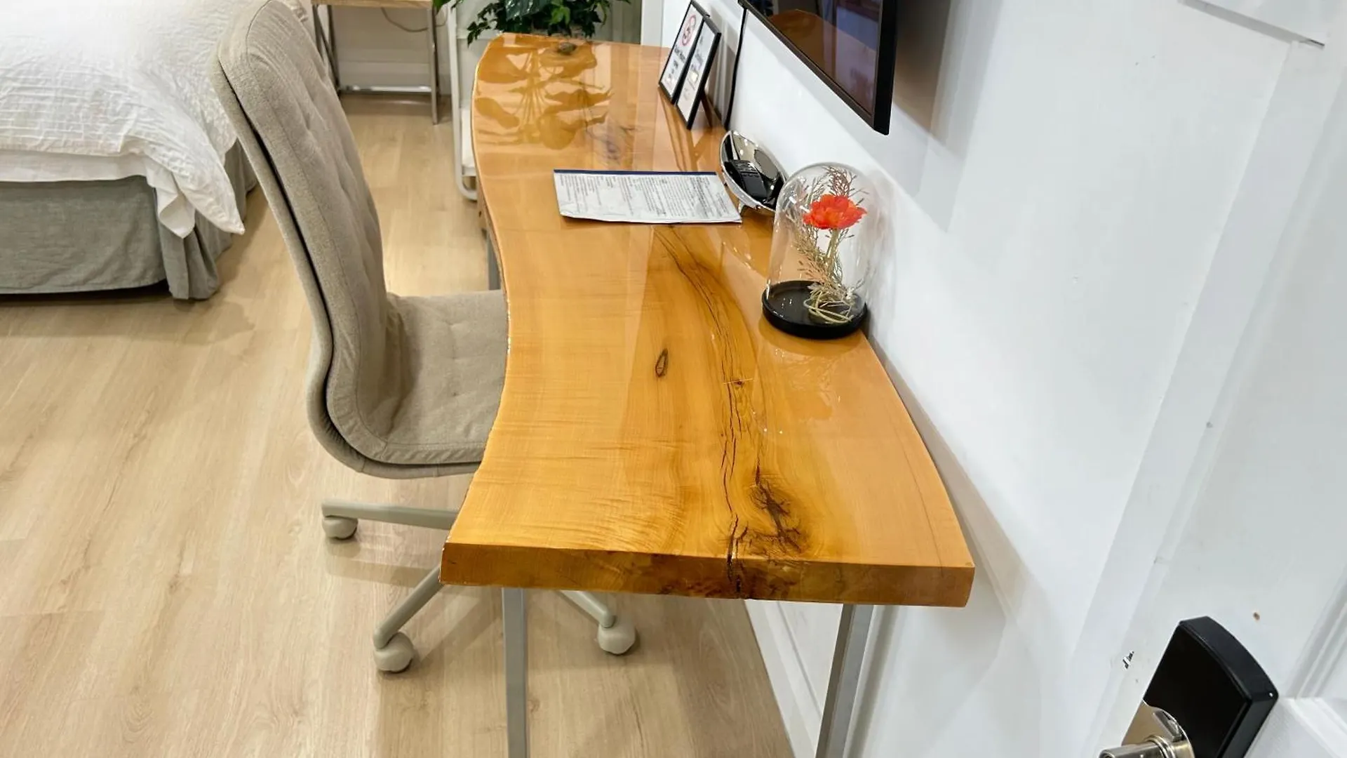 Homestay Modern Lux Family Rooms - Kingbed - Near Sheppard W Station Toronto