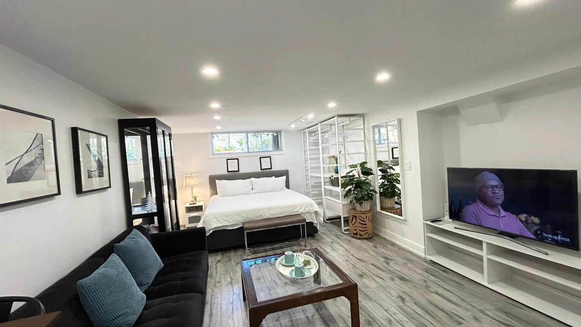Modern Lux Family Rooms - Kingbed - Near Sheppard W Station Toronto 0*,  Canada