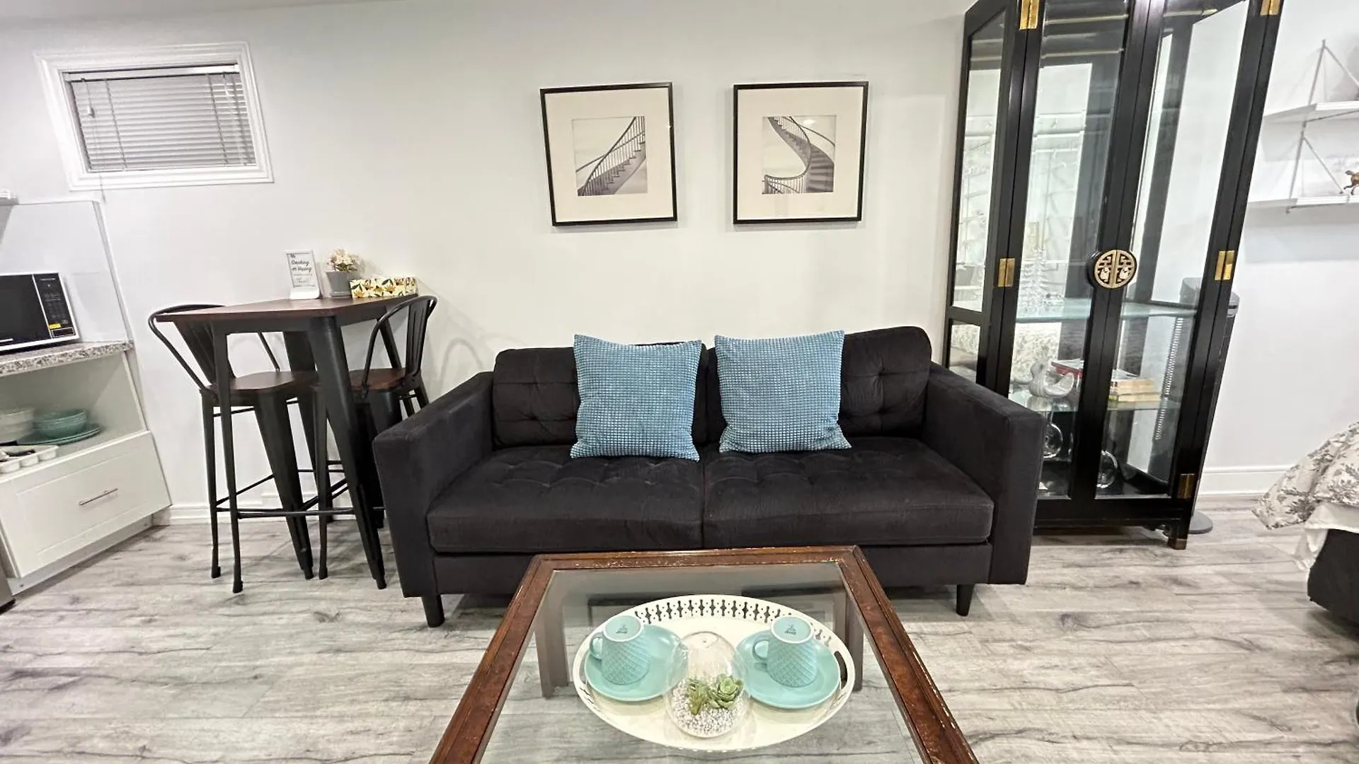 Homestay Modern Lux Family Rooms - Kingbed - Near Sheppard W Station Toronto Canada