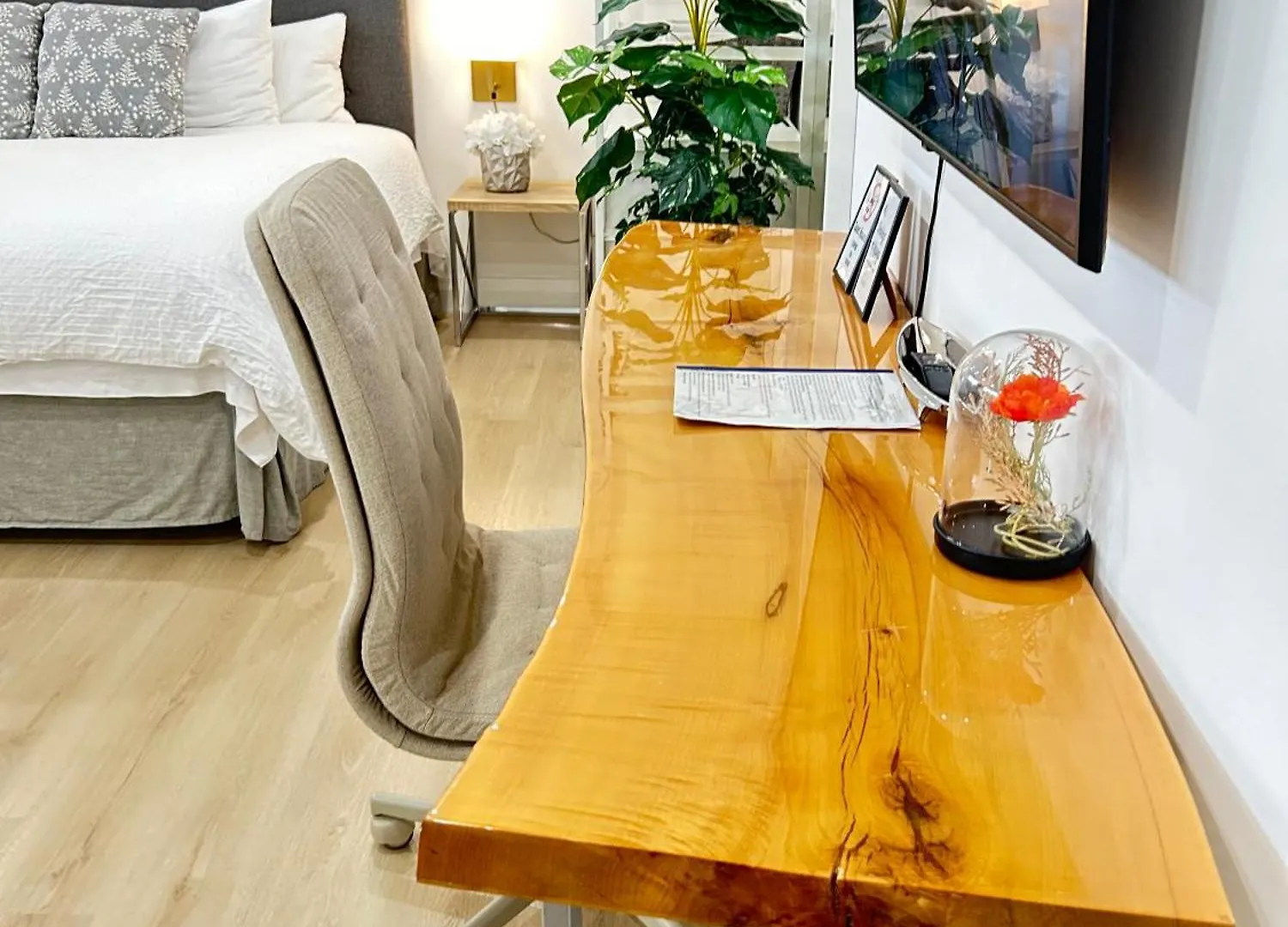 Homestay Modern Lux Family Rooms - Kingbed - Near Sheppard W Station Toronto