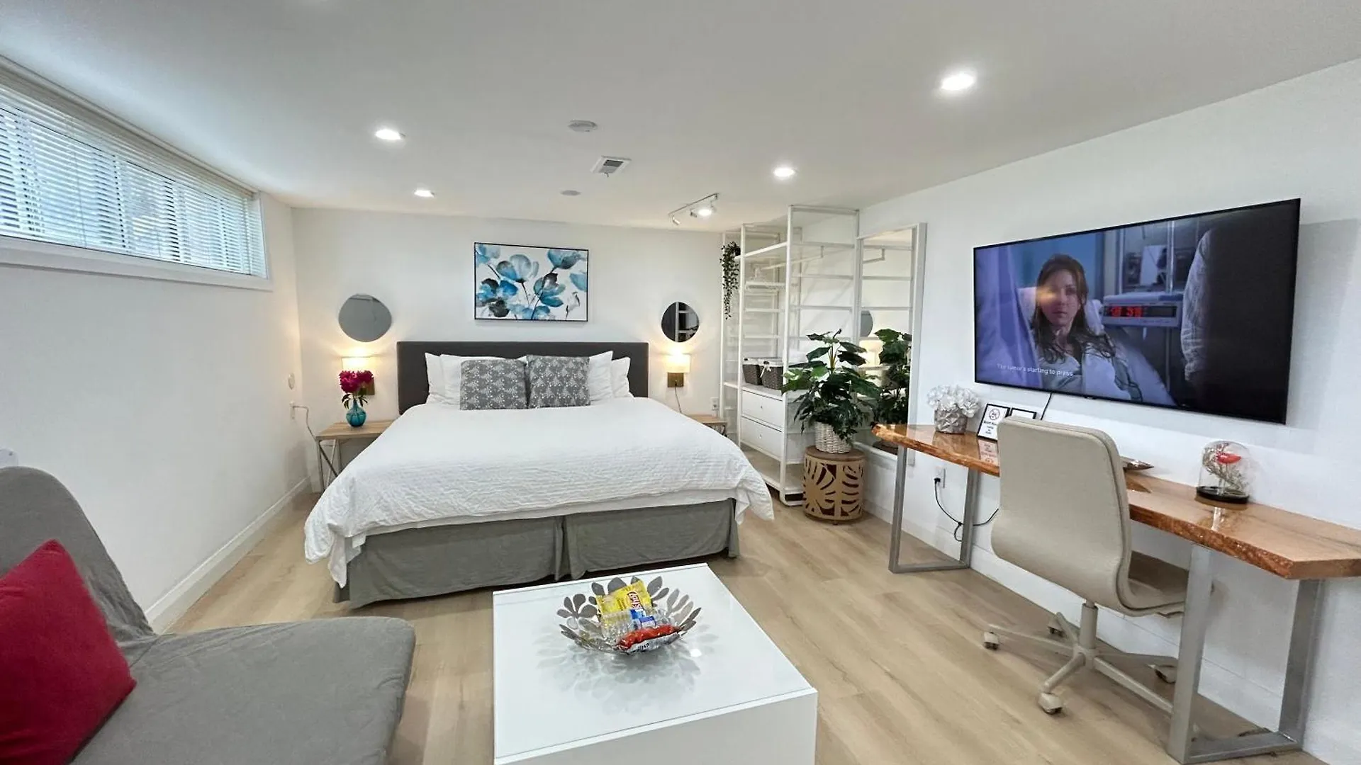 Homestay Modern Lux Family Rooms - Kingbed - Near Sheppard W Station Toronto
