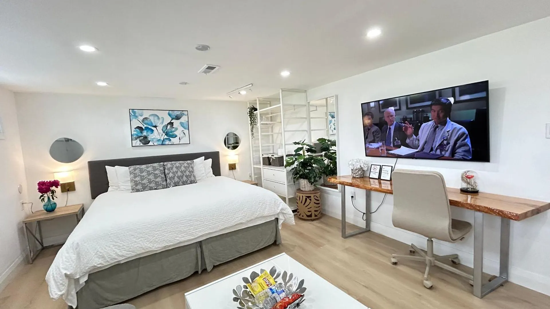 Modern Lux Family Rooms - Kingbed - Near Sheppard W Station Toronto 0*,