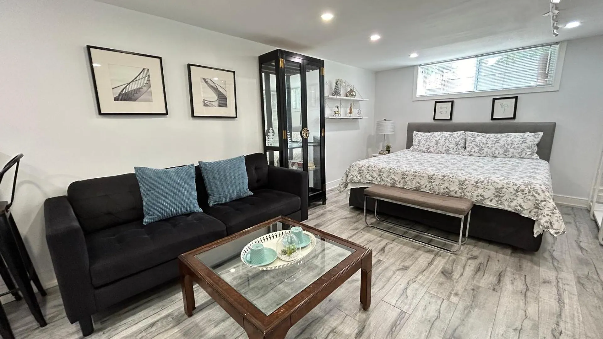 Modern Lux Family Rooms - Kingbed - Near Sheppard W Station Toronto 0*,