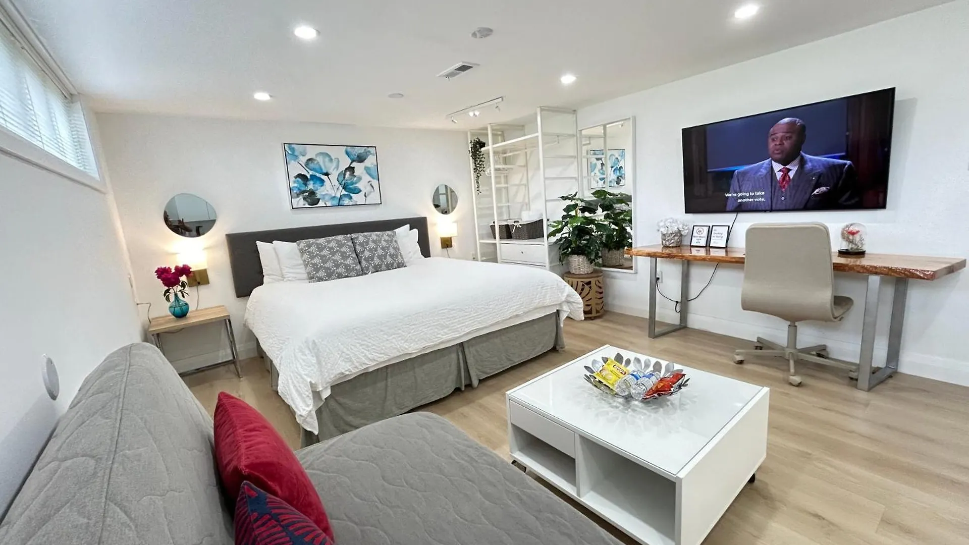 Homestay Modern Lux Family Rooms - Kingbed - Near Sheppard W Station Toronto Canada